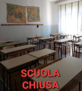 Aula vuota al Liceo D'Oria